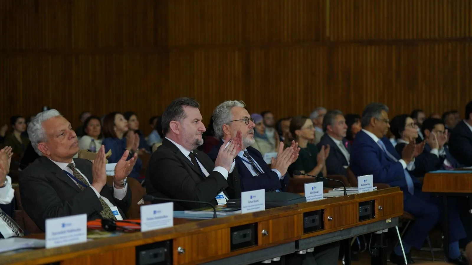 More than 300 participants take part in Paris event on preserving, studying and promoting the region's scientific and spiritual legacy 